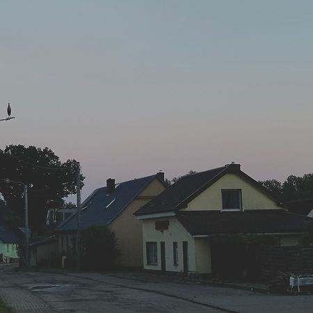 Cieszyno- Uroczy Domek Do Wynajecia Złocieniec Esterno foto